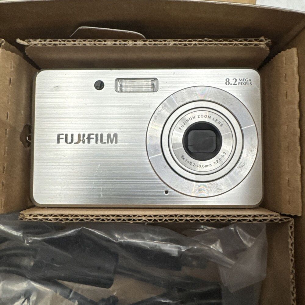 Fujifilm FinePix J150w Silver Digital Camera w/ Batteries and Charger- USED Once - Picture 3 of 5
